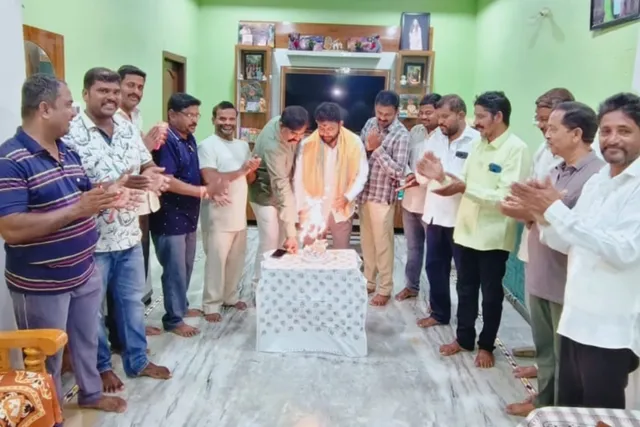 నర్సంపేట కాంగ్రెస్ నాయకుడు గజ్జి రాజుకు జన్మదిన శుభాకాంక్షలు