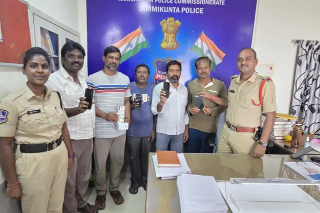పోగొట్టుకున్న మొబైల్స్ స్వాధీనం: బాధితులకు అప్పగింత