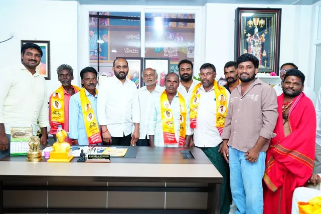 స్థానిక ఎన్నికలపై ఎమ్మెల్యే కాకర్ల సురేష్ కీలక సమావేశం స్థానిక ఎన్నికలపై ఎమ్మెల్యే కాకర్ల సురేష్ కీలక సమావేశం