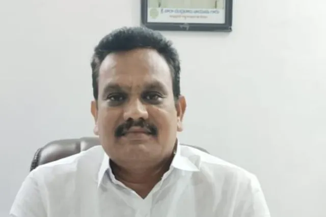 మాచర్లలో రాజకీయ నాయకుల విగ్రహాలకు ముసుగు, ఫ్లెక్సీల తొలగింపు