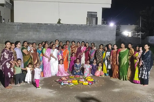 జగిత్యాల శాంతినగర్‌లో ఘనంగా బతుకమ్మ తొలి రోజు వేడుకలు