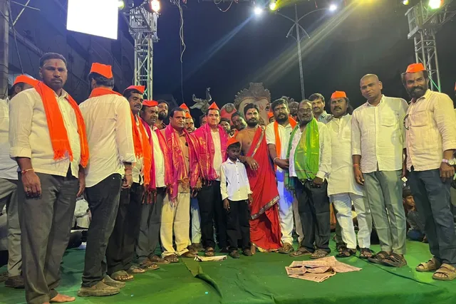 బజరంగ్దళ్ గణేష్ ను దర్శించుకున్న జిల్లా డీసీసీ అధ్యక్షులు
