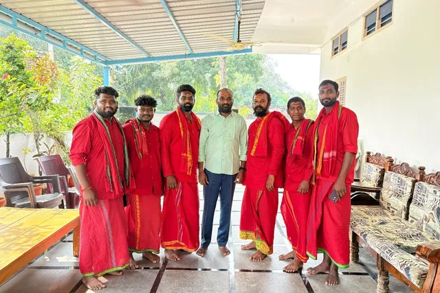 బోనాలకు రూ. 20 వేల 16 ఆర్థిక సహాయం అందజేత బోనాలకు రూ. 20 వేల 16 ఆర్థిక సహాయం అందజేత