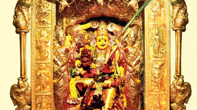 ఇంద్రకీలాద్రిపై లలితా త్రిపుర సుందరి దేవిగా దుర్గమ్మ ఇంద్రకీలాద్రిపై లలితా త్రిపుర సుందరి దేవిగా దుర్గమ్మ