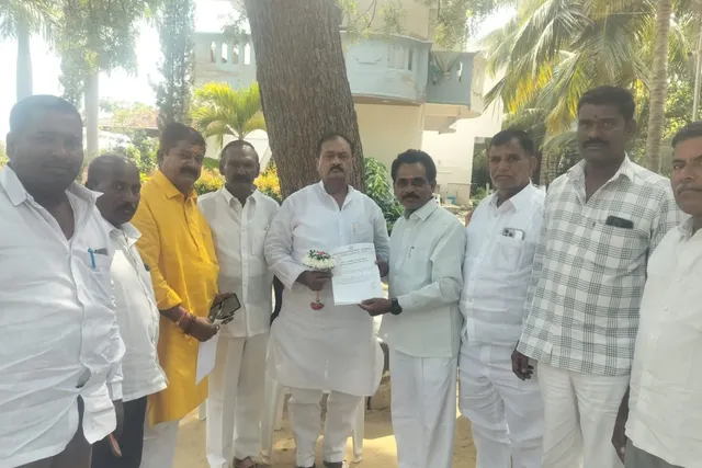 దోమకొండలో రూ.14 కోట్లతో నాలుగు లైన్ల రోడ్డు ప్రతిపాదన దోమకొండలో రూ.14 కోట్లతో నాలుగు లైన్ల రోడ్డు ప్రతిపాదన