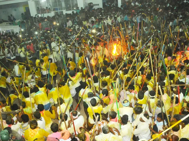 దేవరగట్టు కర్రల సమరంలో ఒకరు మృతి, 100 మందికి పైగా తీవ్ర గాయాలు