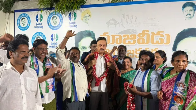 వైసీపీలో చేరిన 100 మంది టీడీపీ కార్యకర్తలు