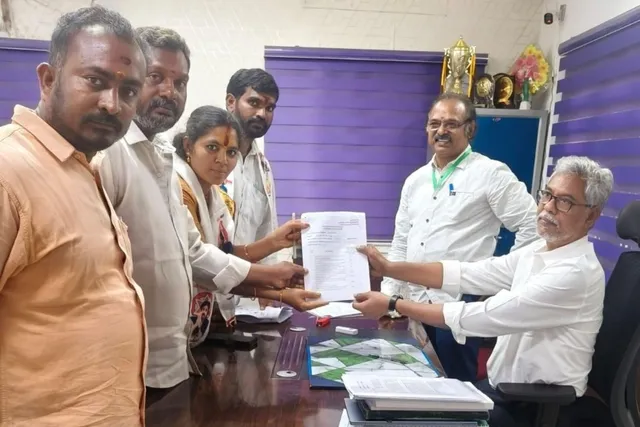 డెంకాడ జడ్పిటిసి అభ్యర్థిగా తుమ్మి లక్ష్మి రాజ్ నామినేషన్ డెంకాడ జడ్పిటిసి అభ్యర్థిగా తుమ్మి లక్ష్మి రాజ్ నామినేషన్