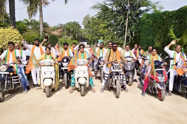 కొంపల్లిలో బీజేపీ నేతల భారీ బైక్ ర్యాలీ