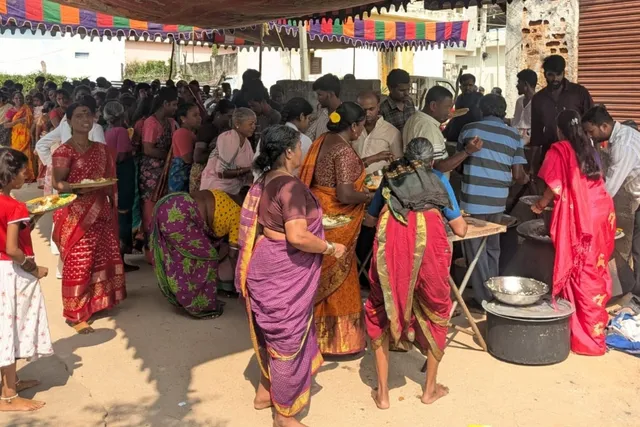 ధర్పల్లిలో ఘనంగా దేవీ నవరాత్రి అన్నదాన కార్యక్రమం ధర్పల్లిలో ఘనంగా దేవీ నవరాత్రి అన్నదాన కార్యక్రమం