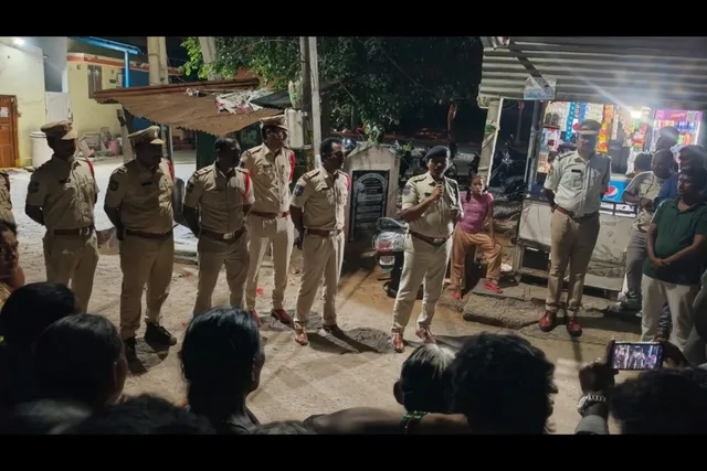 సూర్యాపేటలో 50 వాహనాలు సీజ్, ఇళ్లలో పోలీసుల సోదాలు