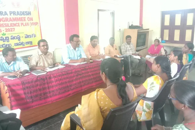 కారంచేడులో శ్రీ నిధి రుణాలపై సమీక్షా సమావేశం కారంచేడులో శ్రీ నిధి రుణాలపై సమీక్షా సమావేశం