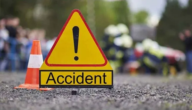 ఆటోను ఢీకొట్టిన జీపు.. ఇద్దరు మృతి