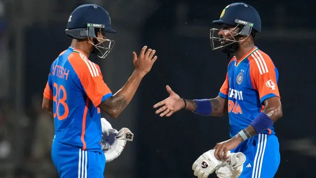 Don't compare Nitish with Hardik: Mohit Sharma