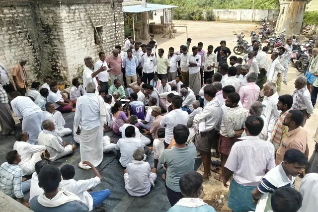 స్థానిక ఎన్నికలే లక్ష్యంగా వైసీపీ నాయకుల సమావేశం