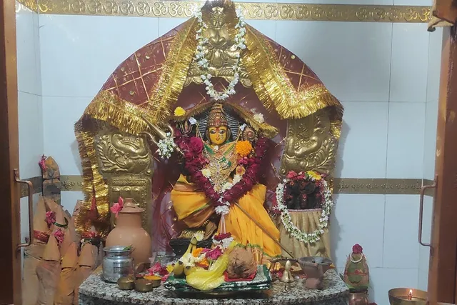 చీర సారెలు, ఒడి బియ్యంతో అమ్మవారిని కొలిచిన భక్తజనం! చీర సారెలు, ఒడి బియ్యంతో అమ్మవారిని కొలిచిన భక్తజనం!
