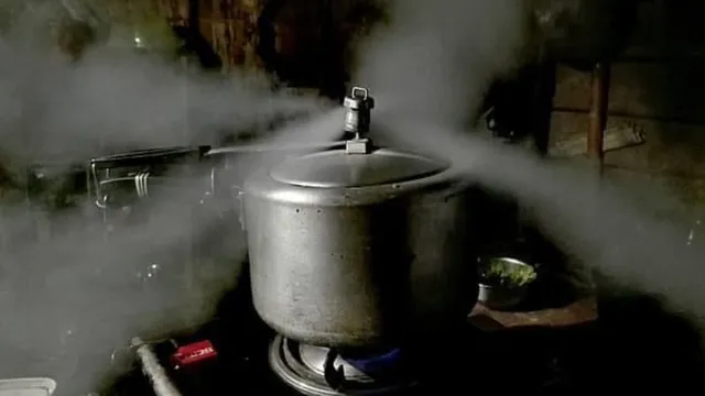 ரொம்ப நாளாக ஒரே குக்கரை பயன்படுத்துவது ஆபத்தானது!