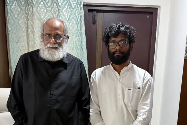 సినీ దిగ్గజం విజయేంద్ర ప్రసాద్ తో భరతపురం డైరెక్టర్