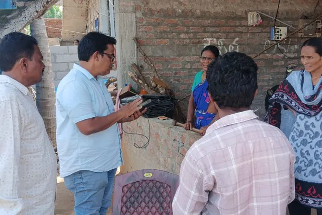 బాలపేటలో చేయూత పింఛన్ల వెరిఫికేషన్ ప్రారంభం