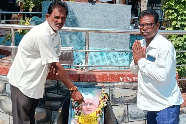 లాల్ బహుదూర్ శాస్త్రికి ఘనంగా నివాళులు