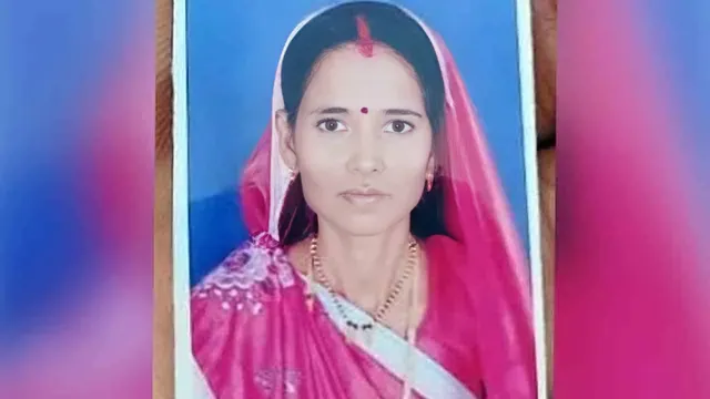 కోడలిని గొడ్డలితో నరికి చంపిన మామ.. ఆపై బావిలోకి దూకి!