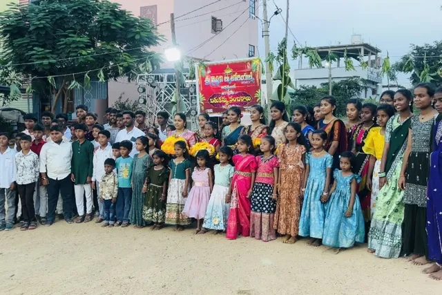 తుర్కపల్లిలో వైష్ణవి ట్యుటోరియల్ ఆధ్వర్యంలో బతుకమ్మ సంబరాలు