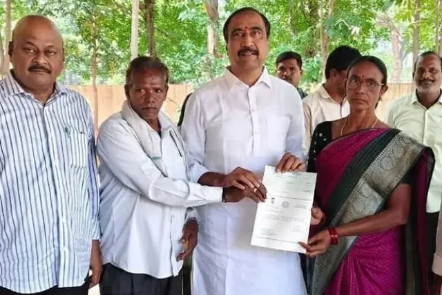 కళ్యాణ లక్ష్మి, సీఎం సహాయ నిధి చెక్కుల పంపిణీ