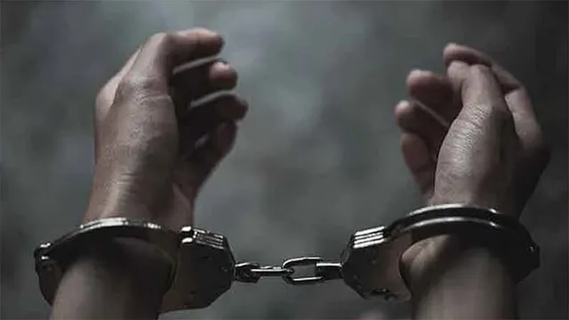 மாணவிகளுக்கு பாலியல் தொல்லை: கணித ஆசிரியர் கைது மாணவிகளுக்கு பாலியல் தொல்லை: கணித ஆசிரியர் கைது