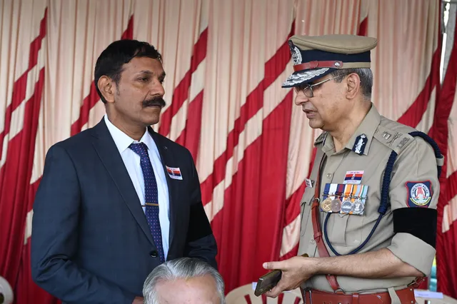 திமுக ஆட்சியிலும் அதே badgeதான் பயன்படுத்தப்பட்டது - தவெக ஐடி விங் திமுக ஆட்சியிலும் அதே badgeதான் பயன்படுத்தப்பட்டது - தவெக ஐடி விங்