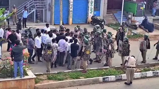 'పులివెందుల' ఘర్షణలపై కేసులు నమోదు