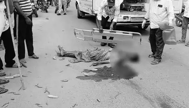 పండగ పూట విషాదం.. ట్రాక్టర్‌ను ఢీకొన్న బైక్‌.. వ్యక్తి మృతి