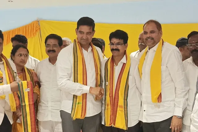 టిడిపిలో చేరిన గంట్యాడ మాజీ జడ్పిటిసి నరసింహమూర్తి టిడిపిలో చేరిన గంట్యాడ మాజీ జడ్పిటిసి నరసింహమూర్తి