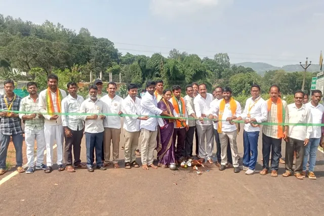 ముంచంగిపుట్టులో అడవి తల్లి బాట నూతన రోడ్డు ప్రారంభం