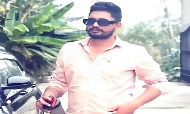 స్కూటర్ పార్కింగ్ గొడవ.. ఇంటి ముందే యువకుడిని కాల్చి చంపిన స్నేహితులు!