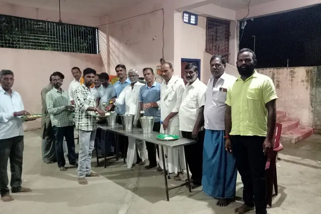 బోర్లoలో అన్న ప్రసాద వితరణ