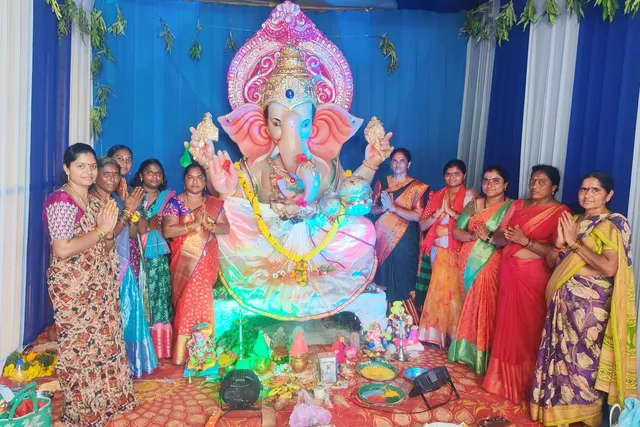 విఘ్నేశ్వర యూత్ ఆధ్వర్యంలో వైభవంగా కుంకుమ పూజ