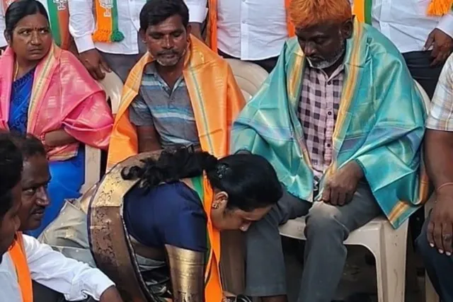 పారిశుద్ధ కార్మికులకు ఘన సత్కారం