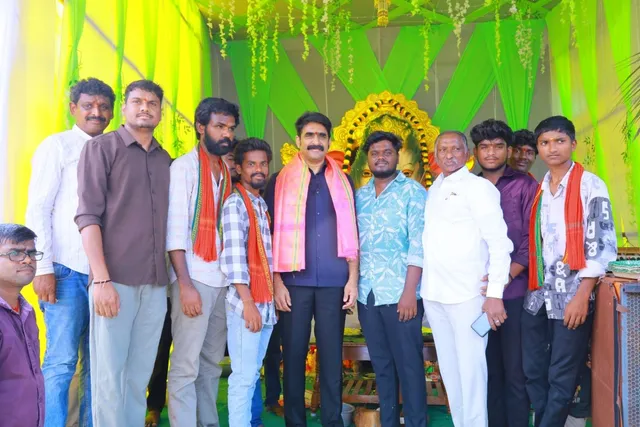 వినాయక మండపాలను సందర్శించిన పాడిఉదయ్ నందన్ రెడ్డి