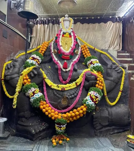 Ganesha keeps growing, fulfilling wishes.. Do you know somewhere?