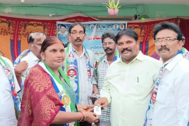 గ్రామంలో పార్టీ బలోపేతానికి, స్థానిక ఎన్నికల్లో ముందుకు గ్రామంలో పార్టీ బలోపేతానికి, స్థానిక ఎన్నికల్లో ముందుకు