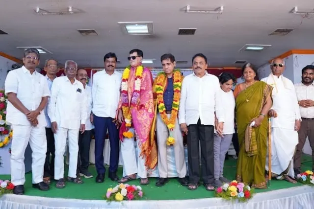 పబ్బరాజు దంపతులకు రాజ్యసభ సభ్యులు నివాళి, దివ్యాంగులకు పురస్కారాలు