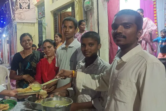 జడ్చర్ల కావేరమ్మపేటలో గణేష్ వేడుకలు: భక్తులకు పూరీ పంపిణీ