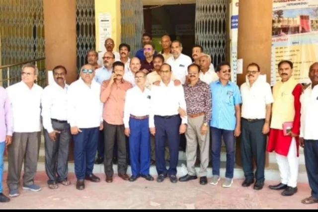 41 ఏళ్ల తర్వాత పూర్వ విద్యార్థుల సమ్మేళనం