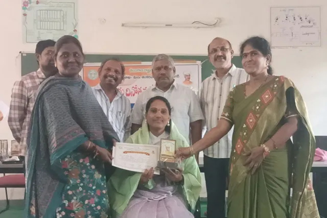 రమ్యశ్రీకి మండల స్థాయి ఉత్తమ ఉపాధ్యాయురాలి పురస్కారం