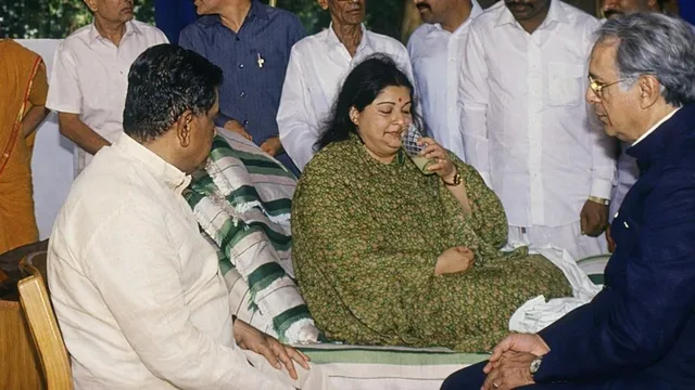காவிரி உரிமைக்காக ஜெயலலிதா நடத்திய உண்ணாவிரதப் போராட்டம்