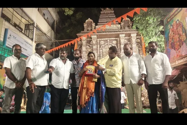 నృత్య గురువు సాయి ప్రియచైత్‌కు సన్మానం