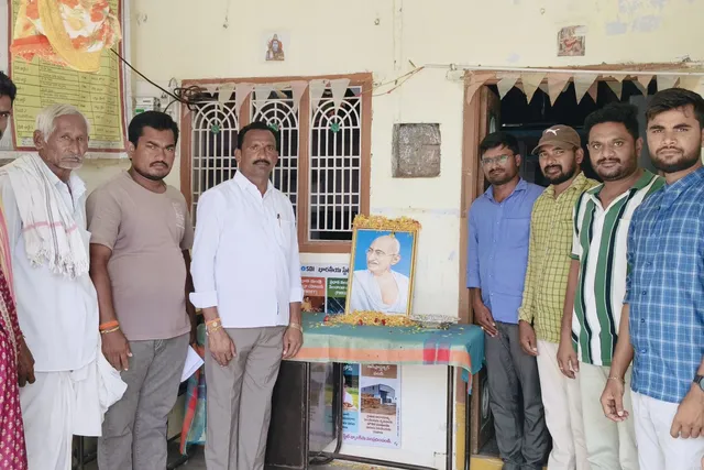 టీడీపీ అధ్యక్షులు ఆధ్వర్యంలో గాంధీ జయంతి వేడుకలు