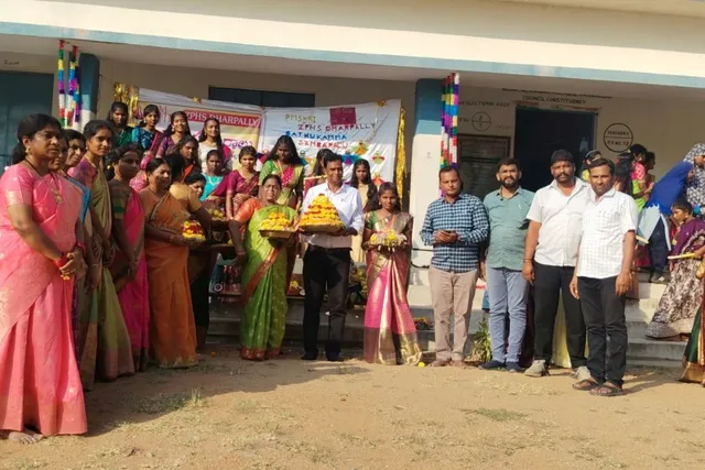 ధర్పల్లి పాఠశాలలో ఘనంగా బతుకమ్మ సంబరాలు