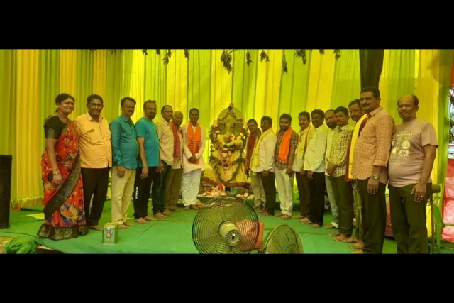 మట్టి విగ్రహాలను పూజిద్దాం,పర్యావరణాన్ని కాపాడుకుందాం