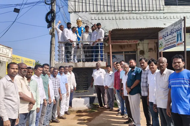 కొండా లక్ష్మణ్ బాపూజీకి ఘన నివాళి